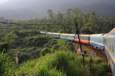 Porto to Nazaré train from $4 (€4) with IR